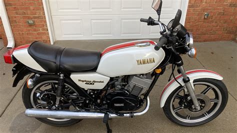 The <b>Yamaha</b> RD400F represents the last of a few key milestones in motorcycling <b>history</b> - it was the last two-stroke street bike sold in the United States, and it was the last of <b>Yamaha's</b> RD series. . Yamaha rd400 model history